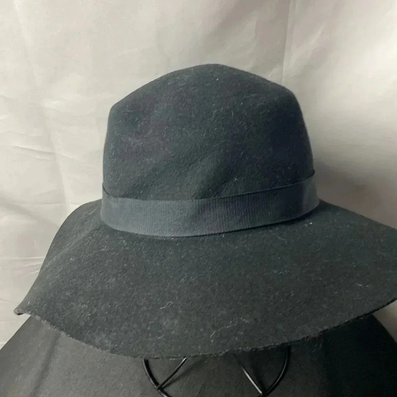 H&M DIVIDED WOMENS BLACK 100% WOOL HAT BLACK RIBBON BAND  GOOD CLEAN CONDITION - Picture 2 of 10